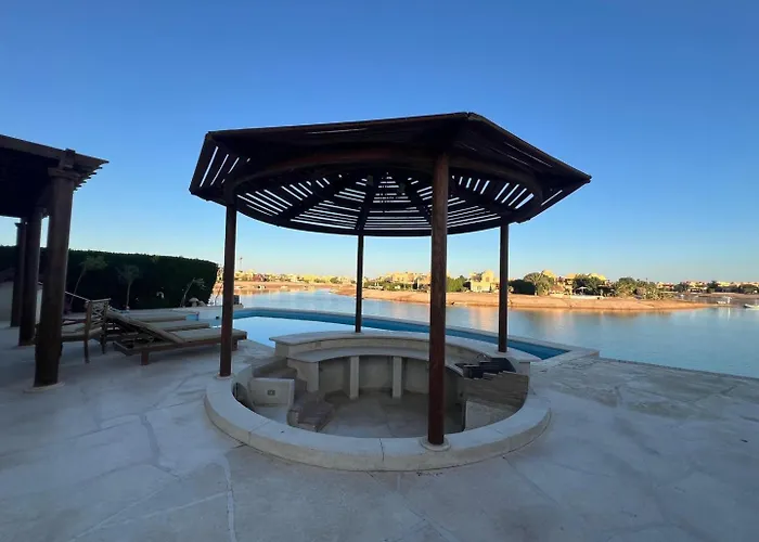 Villa Waterfront Sabina I 4bdr Retreat - Heated Pool