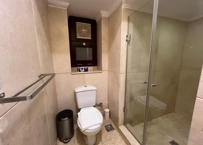 Waterfront Sabina I 4bdr Retreat - Heated Pool * Gurdaka